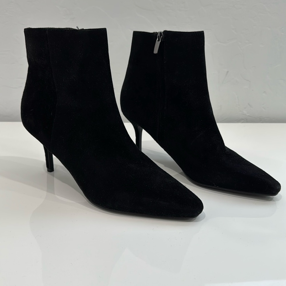 Nine West Suede 3” Stiletto Bootie. Size 10M